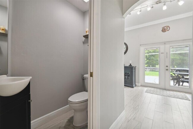 Building Photo - 19426 Sandy Springs Cir