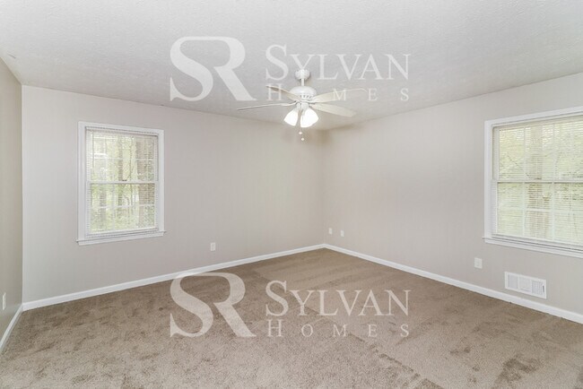 Building Photo - Enjoy living the good life in this 3 bedroom, 2 bathroom home