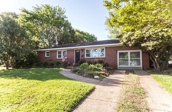 Building Photo - 4753 Holladay Rd