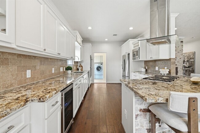Building Photo - 14002 Myrtlea Dr