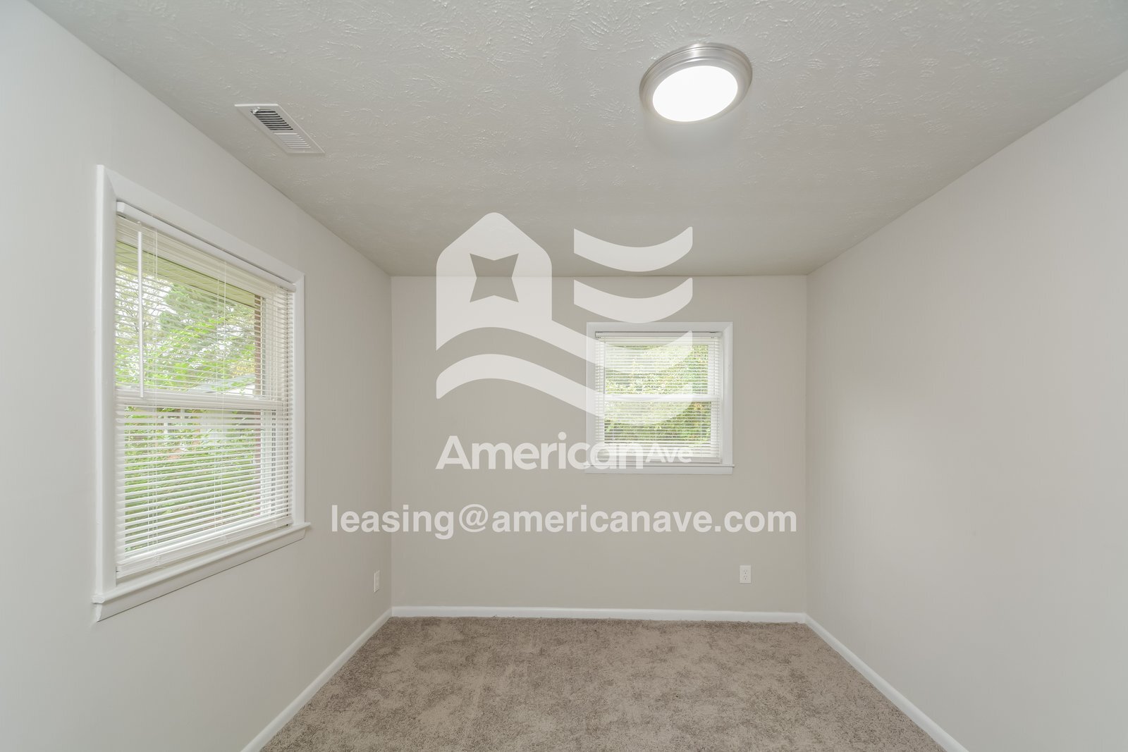 Building Photo - 936 Lark Ct