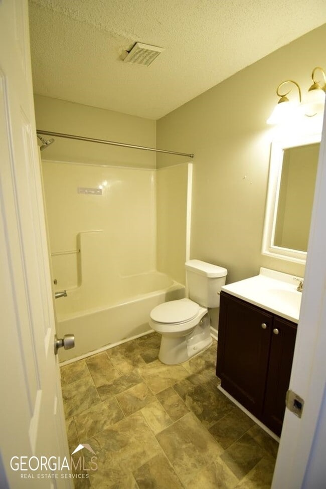 Building Photo - 70 Covey Trail