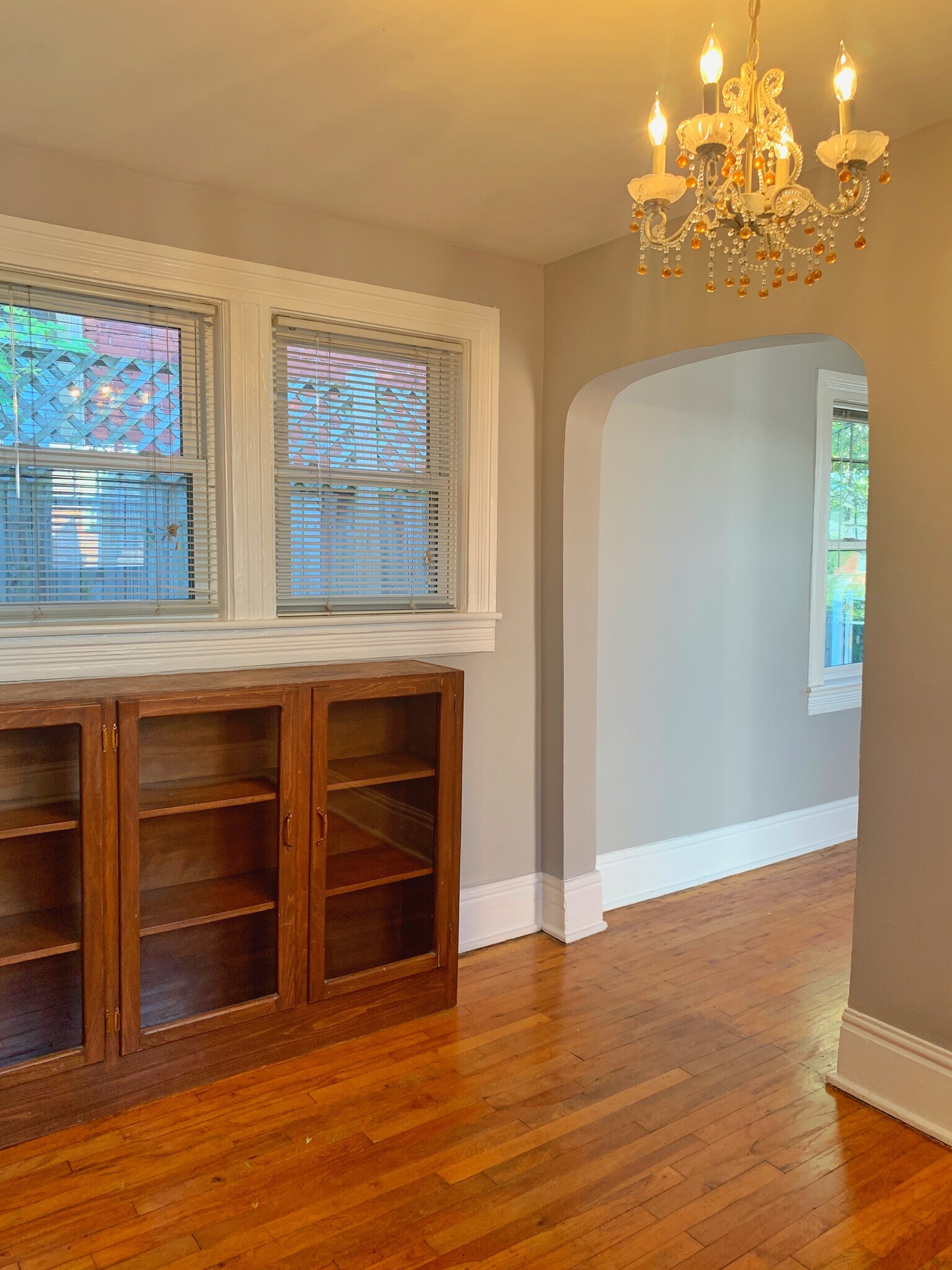 True mid century charm - 942 Russell St