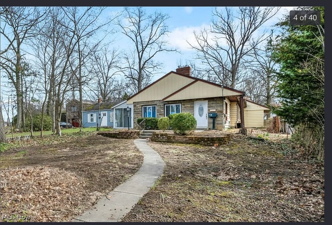 Building Photo - 204 Grove Ave