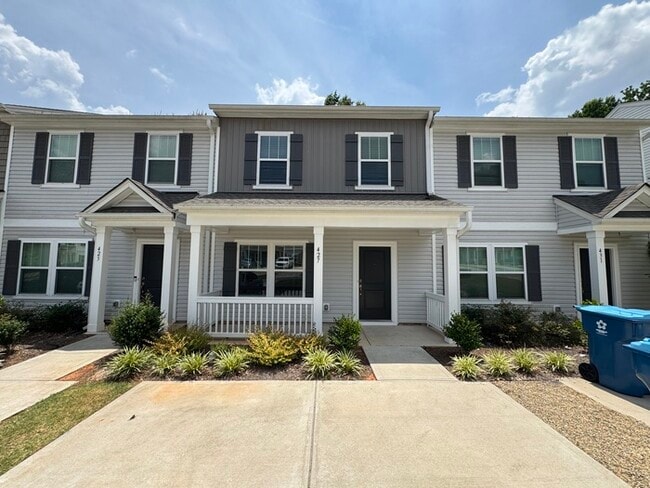 Primary Photo - Three bedroom 2 1/2 at townhome close to s...
