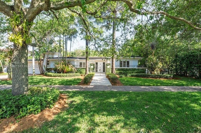 Building Photo - 1037 Alfonso Ave