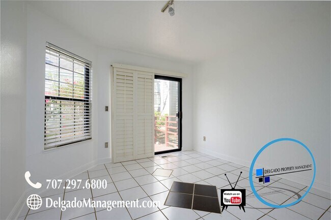 Building Photo - Benicia! Large two bedroom, two and half b...