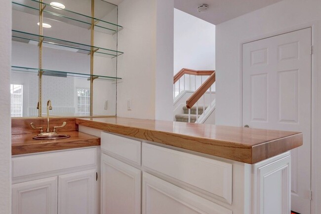 Building Photo - 26721 Sierra Vista