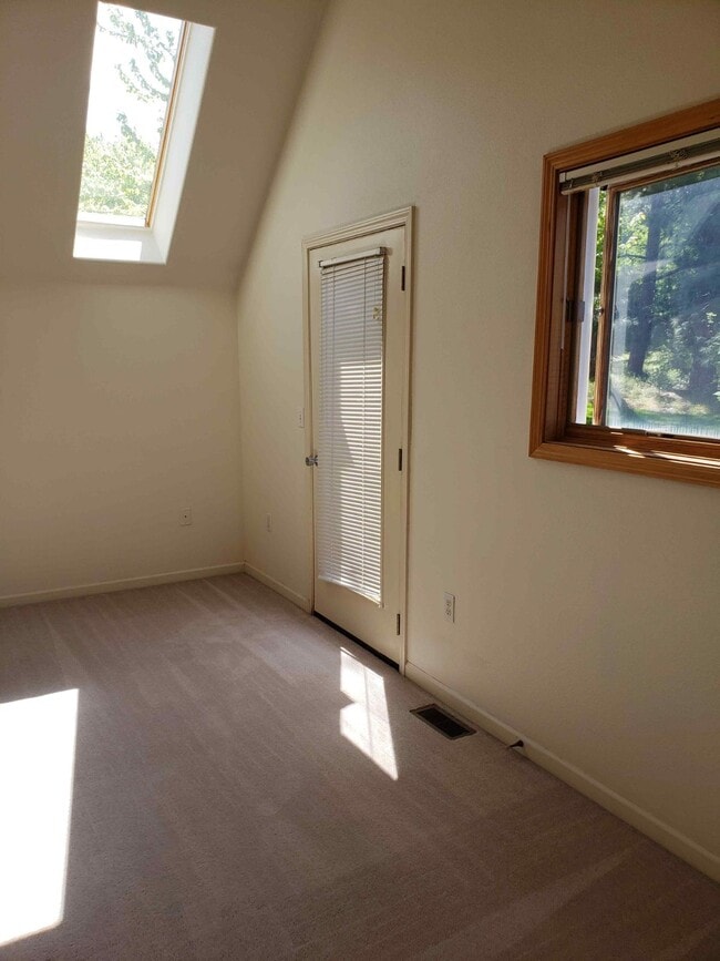 Building Photo - 1415 Pine Cone Rd