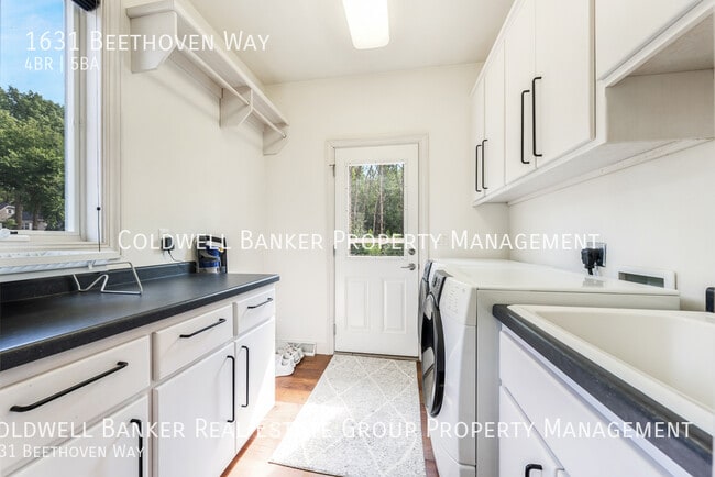 Building Photo - 1631 Beethoven Way