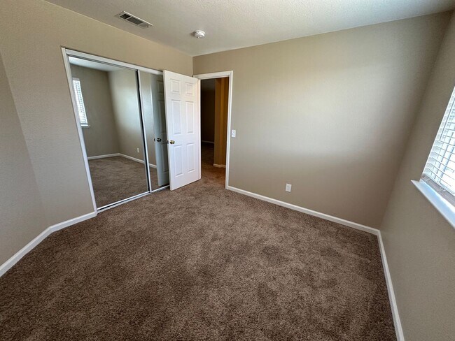 Building Photo - Beautiful Remodeled 4 Bedroom, 3 Bath Home