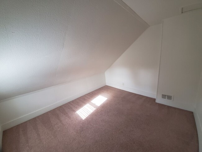 Building Photo - 206 Wright Ave