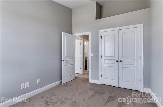 Building Photo - 363 Halton Crossing Dr SW