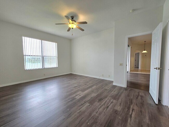 Building Photo - Waterfront home for RENT! 4 bed/2.5 bath