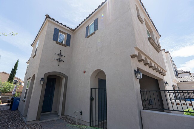 Building Photo - Not Your Average Rental – Style, Space & L...