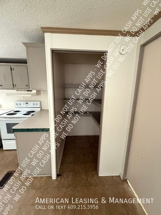 Building Photo - 108 Hornet Ln