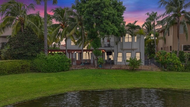 Building Photo - 10703 Versailles Blvd