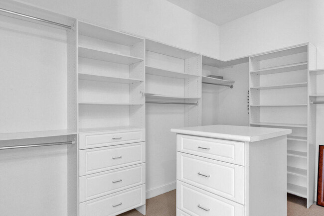 Building Photo - 9190 Spring Time Dr