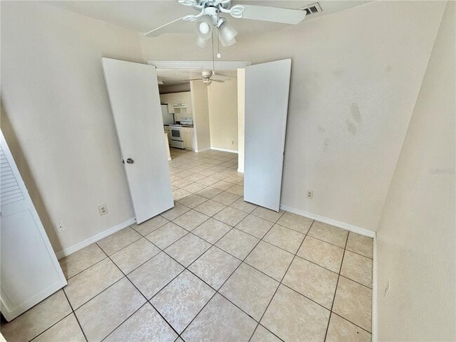 Building Photo - 2550 N Alafaya Trail
