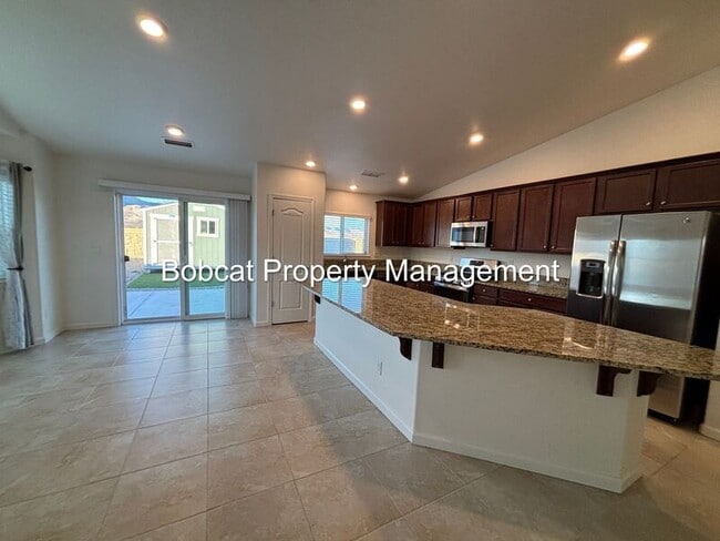 Building Photo - 100 Deschutes Dr