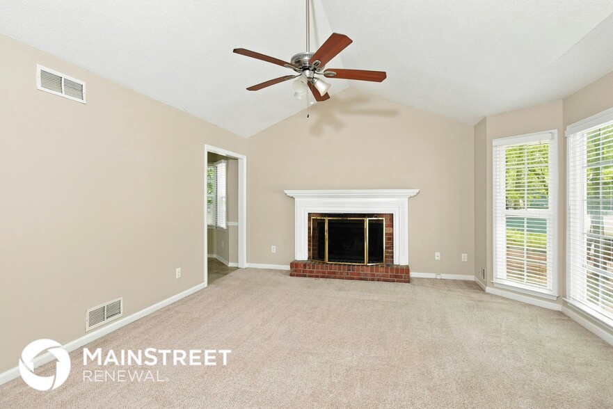 Building Photo - 2728 Horseshoe Creek Dr