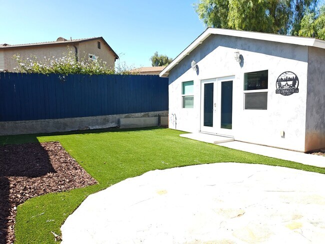 Building Photo - 1 Bedroom 1 Bath Studio For Rent in City H...