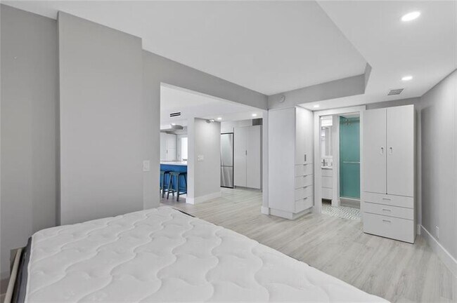 Building Photo - 4100 Galt Ocean Dr