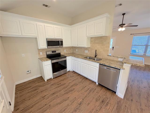 Building Photo - 1108 W Day St