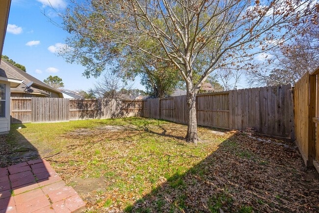 Building Photo - 6222 Founding Dr