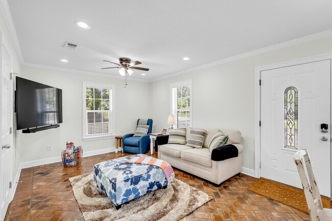 Building Photo - 4115 8th St