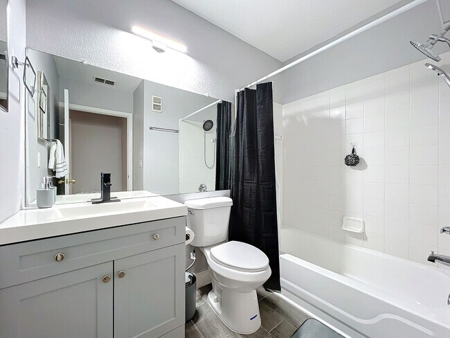 Building Photo - South Kirkman Road, Orlando, FL 32811 - 2 BR 2 BA condo