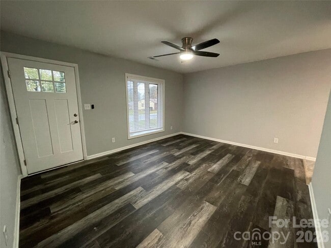 Building Photo - 2815 Ravencroft Dr