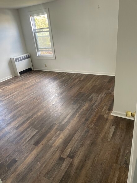 BEDROOM 1 - 275 Roosevelt St