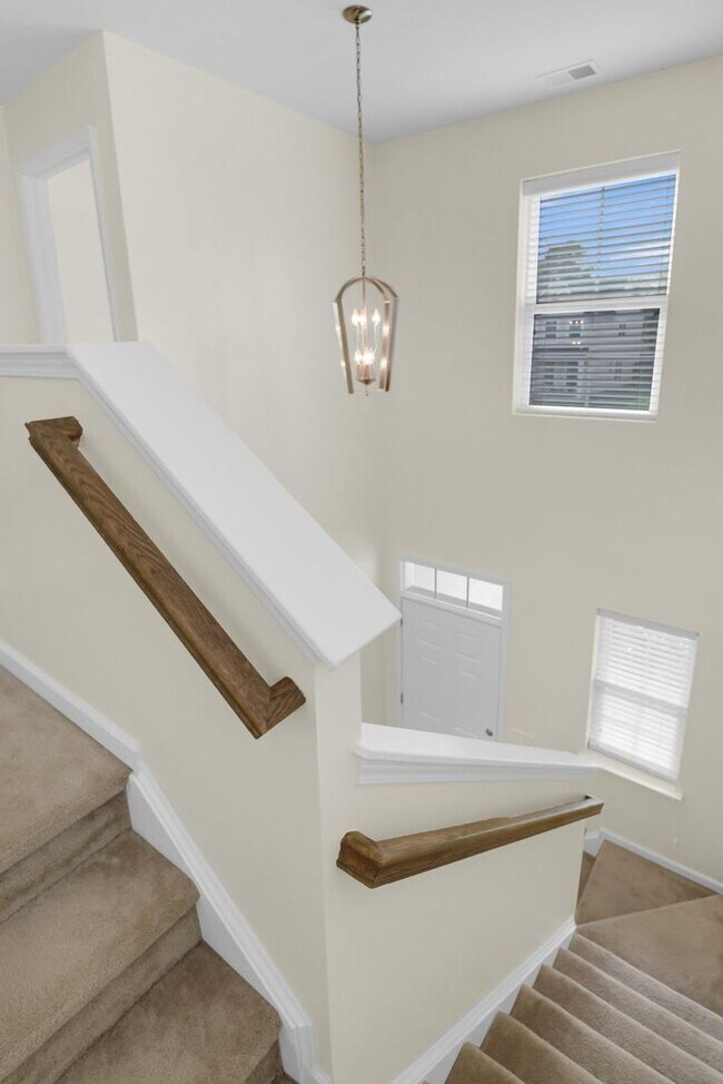Building Photo - Modern Comfort & Easy Living in Ladson