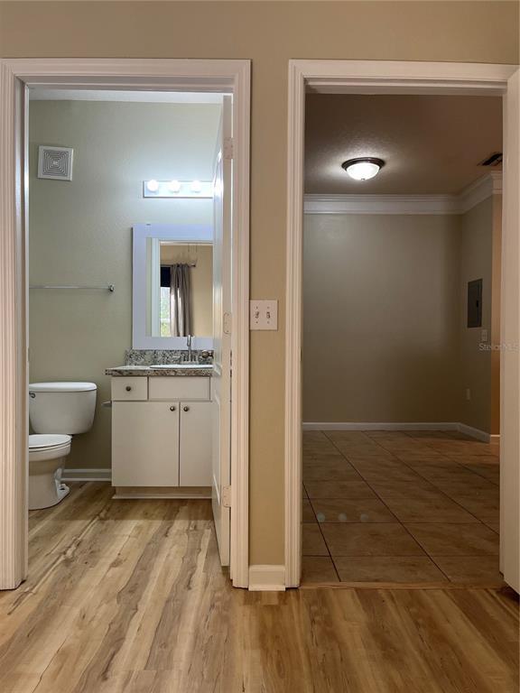 Building Photo - 8818 Villa View Cir