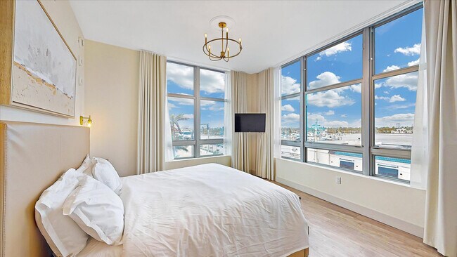 Building Photo - 777 N Ocean Dr