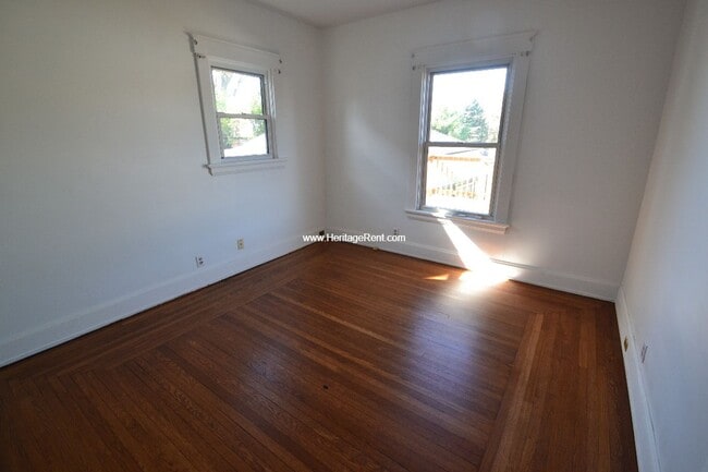 Building Photo - Beautifully updated home with proximity to parks and nightlife plus quick, easy access to the city