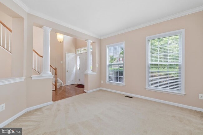 Building Photo - 9036 Woodpecker Ct