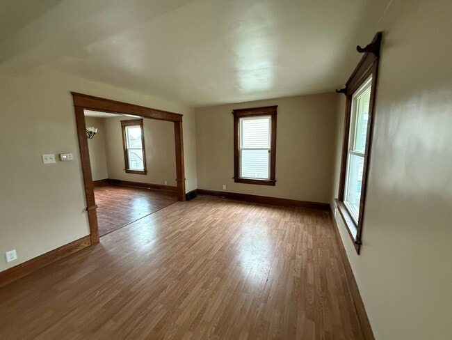 Building Photo - 3 bed 1 bath