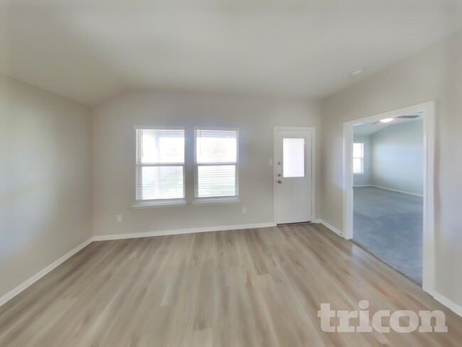 Building Photo - 8832 Ring Gold Dr