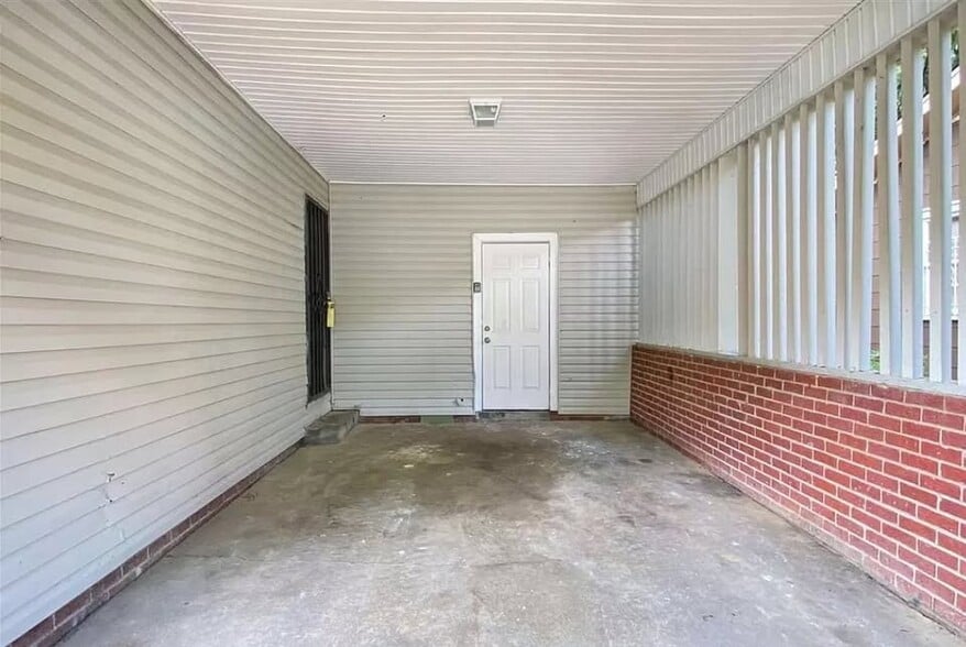 Building Photo - 528 Daniel Cir