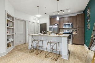 Building Photo - Everra Midtown Park