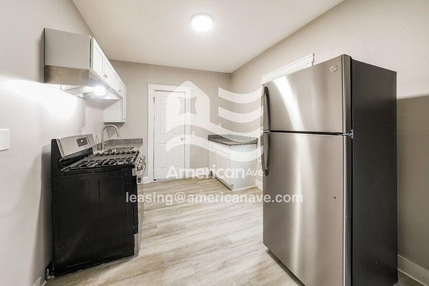 Building Photo - 441 Cottage St