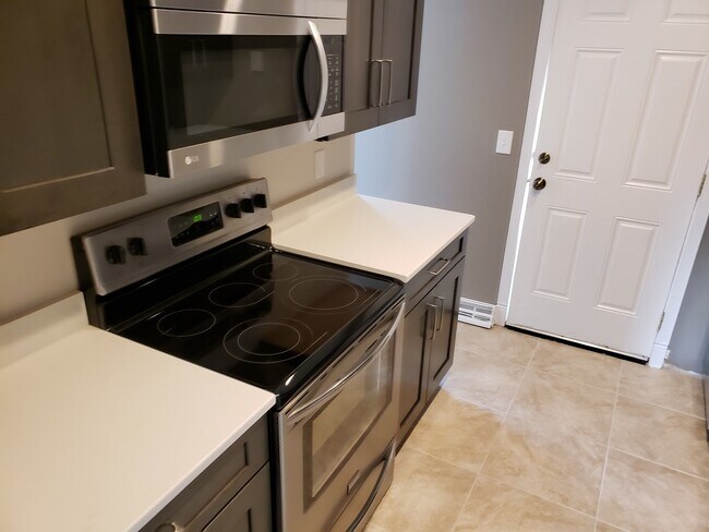 Building Photo - 5 bed Home - In Westminster - Available 6/5