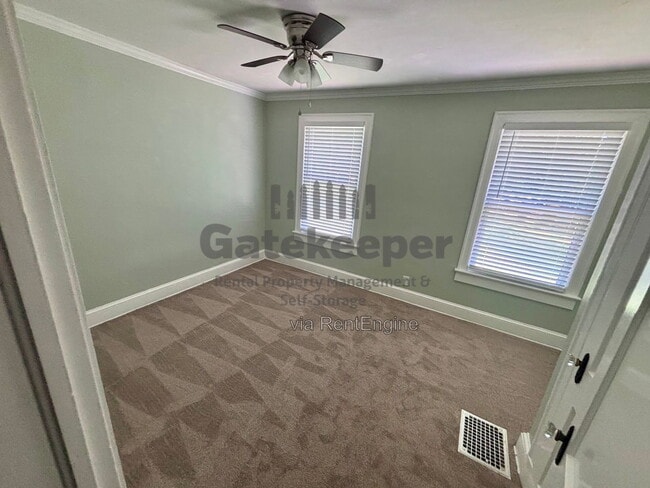 Building Photo - 4787 Hendrix Dr