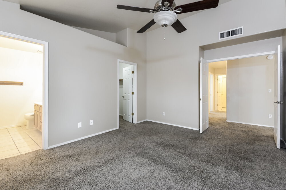Building Photo - 9491 E Caldwell Dr