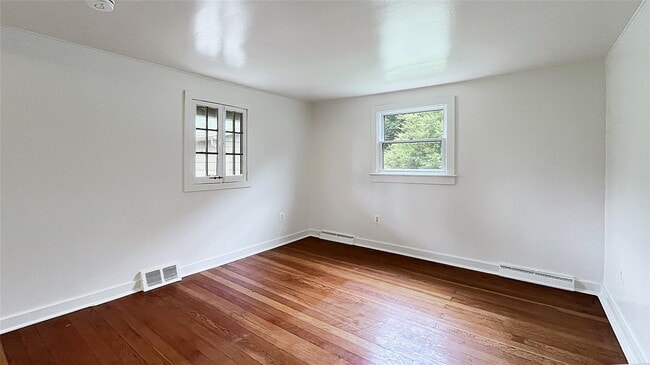 Building Photo - 1704 NY-9D