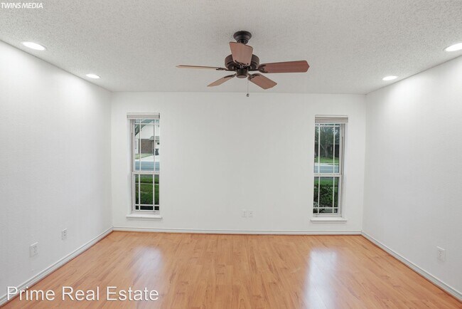 Building Photo - 2 br, 1 bath House - 4618 Cedar Pass Unit C