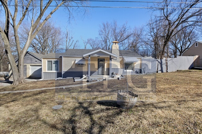Primary Photo - 6609 Richmond Ave