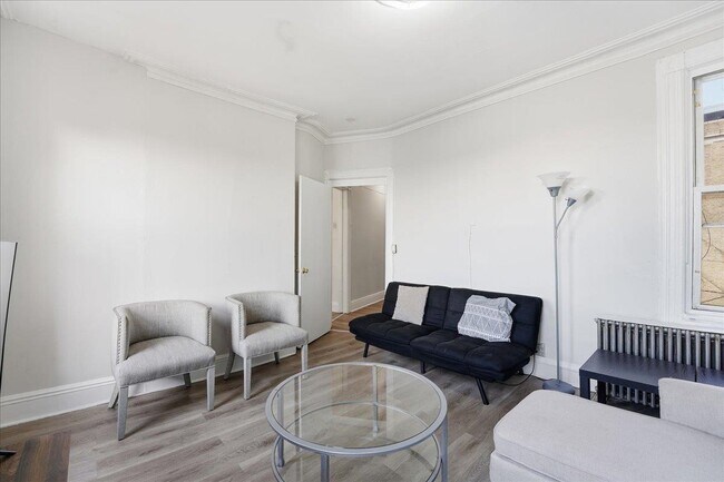 Building Photo - 335 47th St